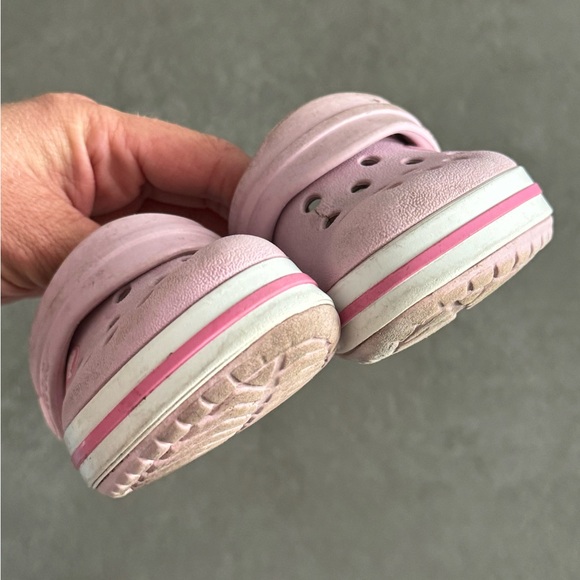 Crocs for Baby Girl Light Pink Size 4 for New Walkers - Picture 7 of 9